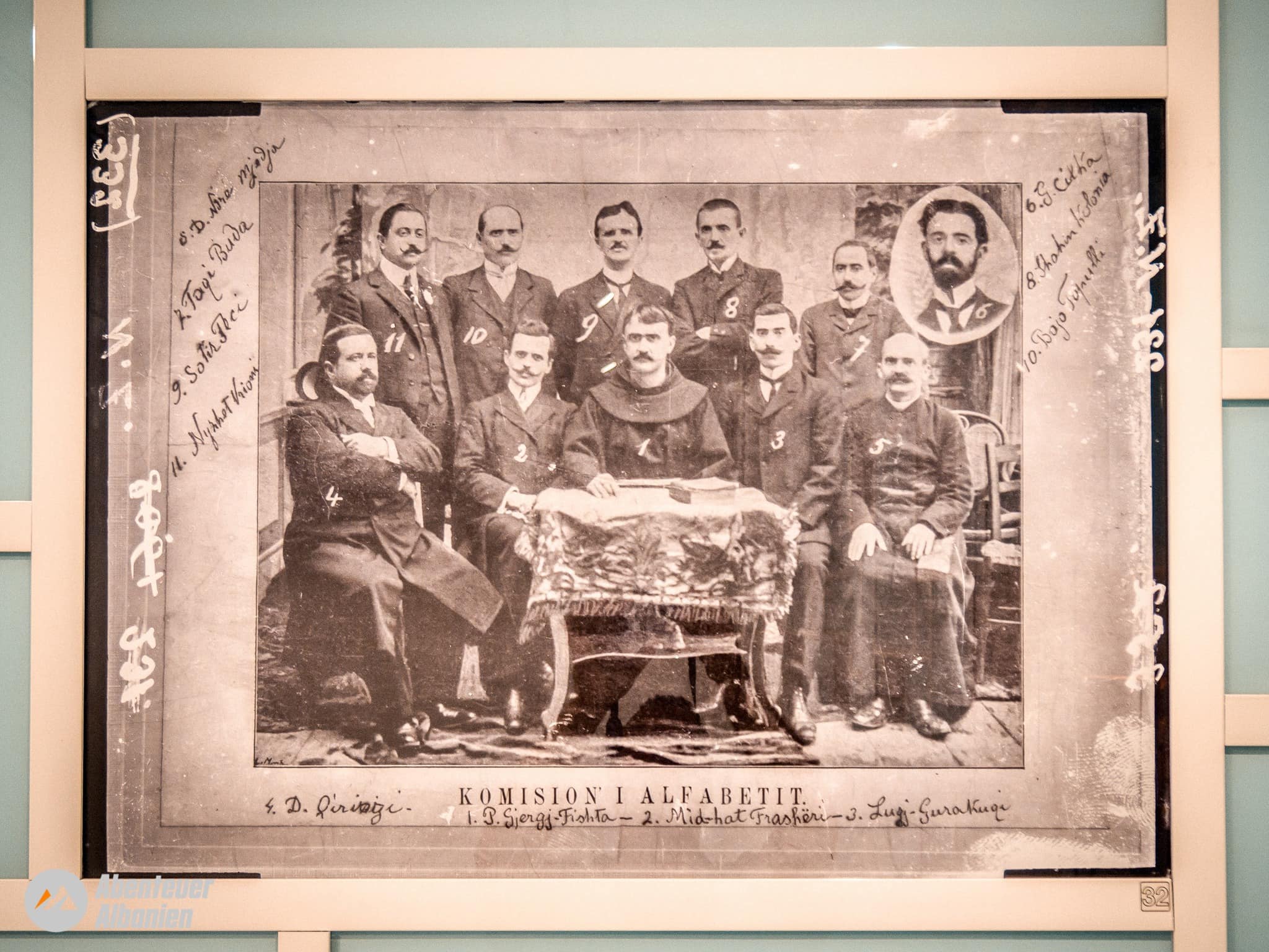 MarubiMuseum,Shkodra,AbenteuerAlbanien schwarz-weiß Foto im Marubi Museum, Shkodra