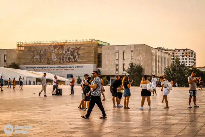 Tirana Sehenswürdigkeiten Skanderbeg Platz