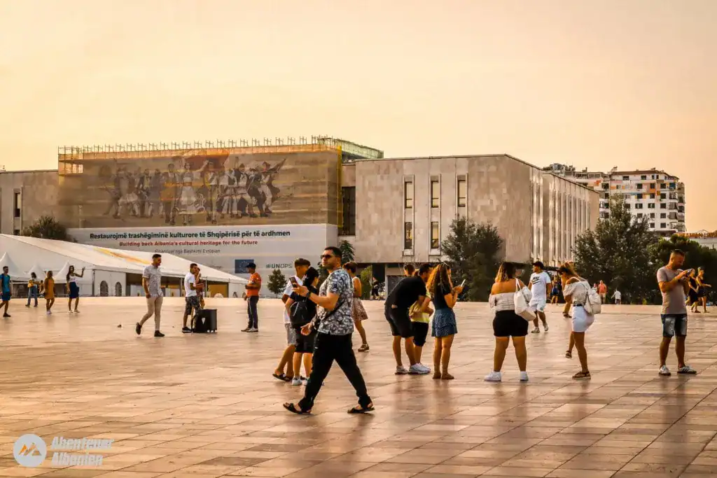 Tirana Sehenswürdigkeiten Skanderbeg Platz