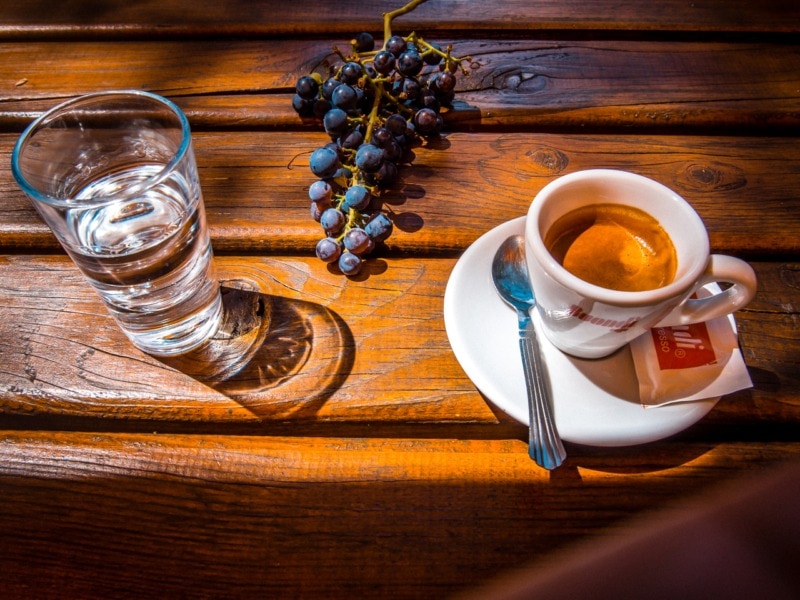 Espresso und Raki Albanien