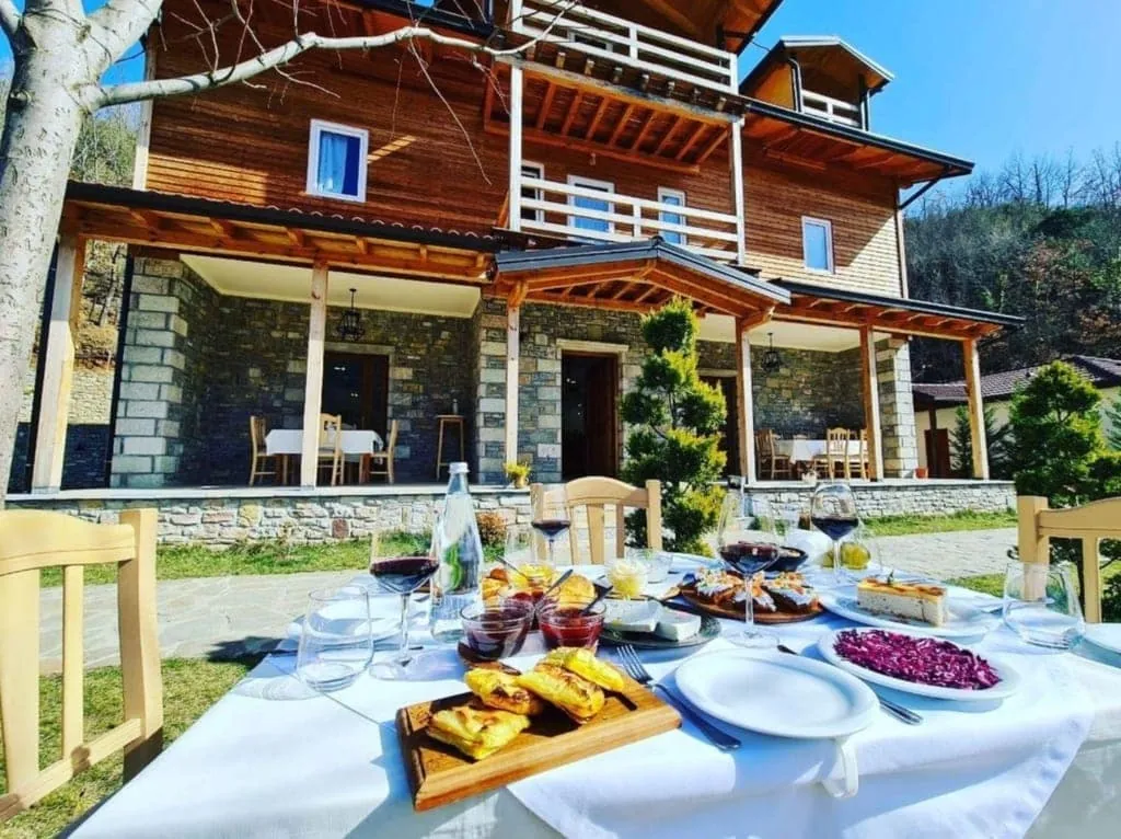 Agroturizëm Bujtina Dini 