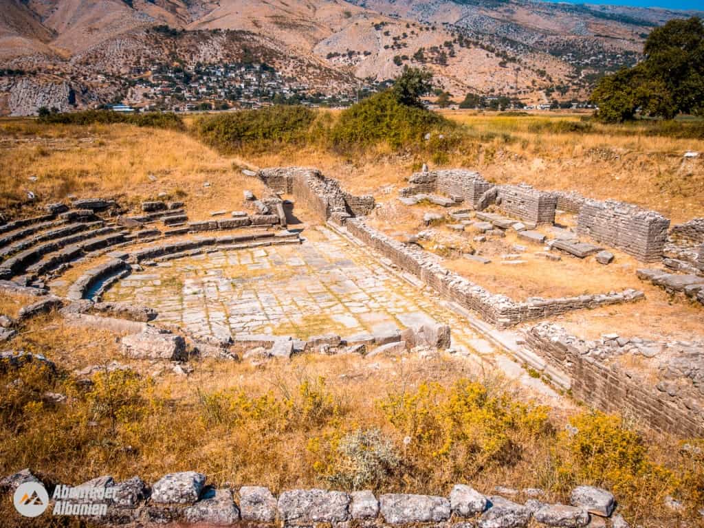 Hadrianopolis_archaeologische-Ueberreste-aus-der-Roemerzeit-nur-wenige-Kilometer-von-Gjirokastra-entfernt