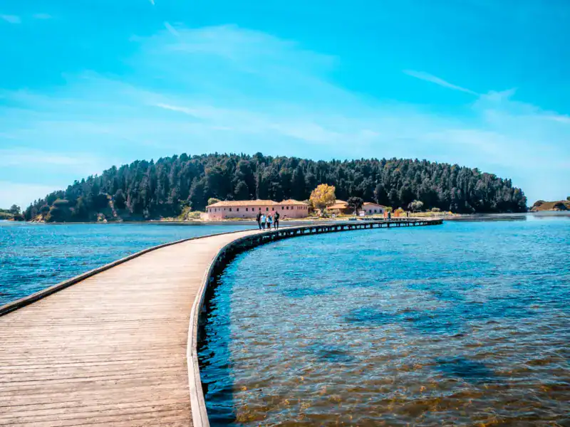 Zvernec Insel mit Kloster in Vlora