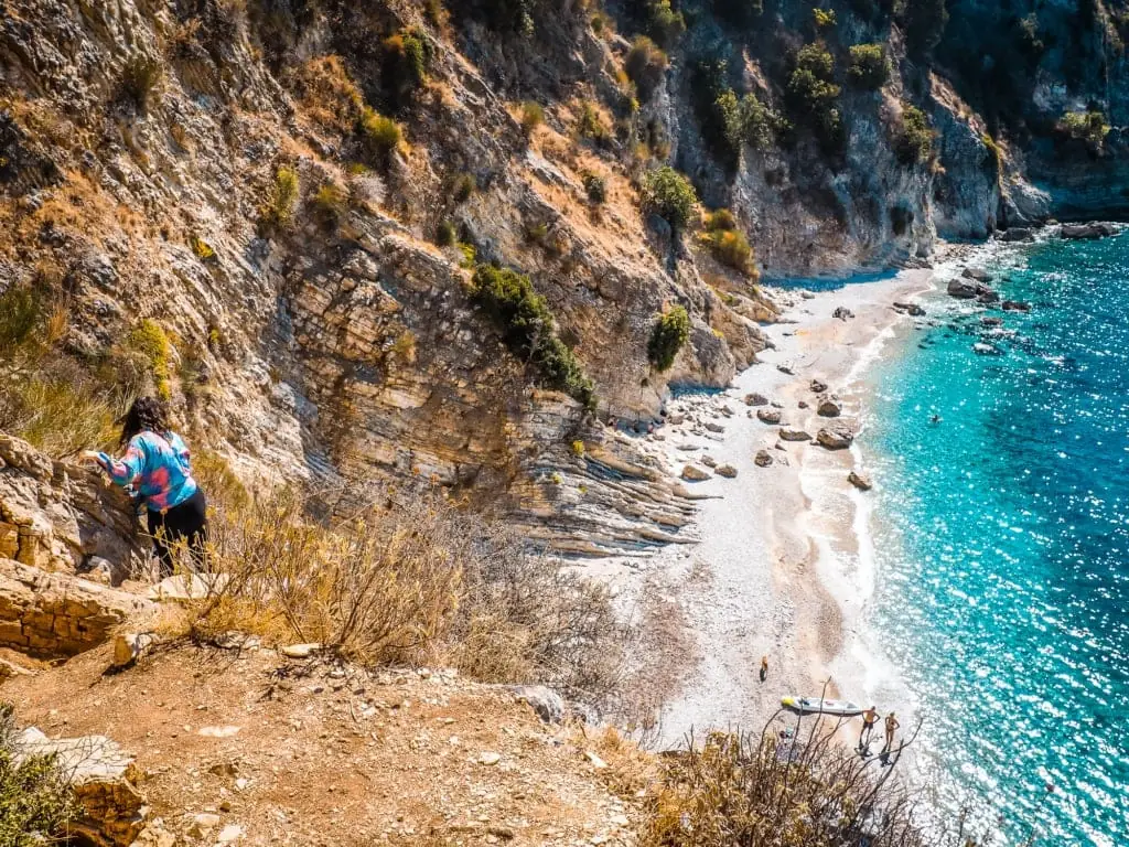 Der Weg hinunter zum flesigen Filikuri Beach Himare