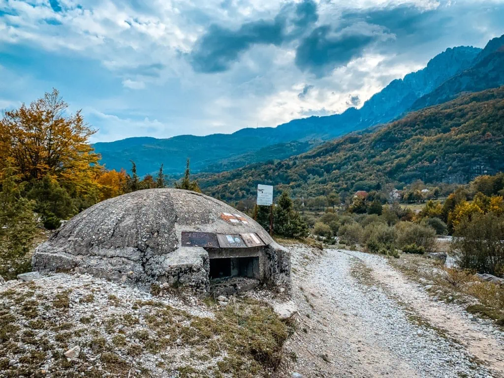 Peaks of the Balkans 6 Tage Wanderung Albanien vorbei an Bunkern nach Theth