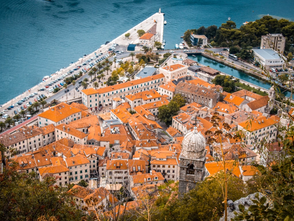 Kotor Montenegro Altstadt von der Burg San Giovanni aus betrachtet