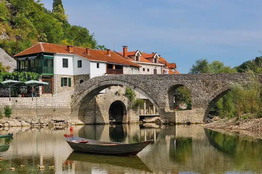 Lake-Skadar-village