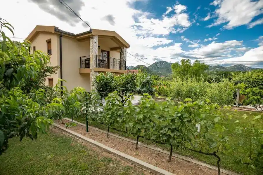 Montenegro-Travel-Blog_Lake-Skadar-Guide_Ethno-Lodge-AB