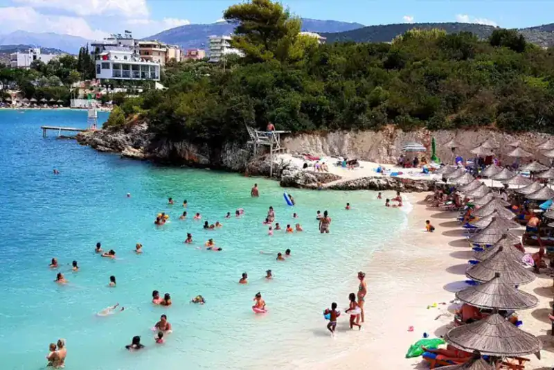 Ksamil-Albanien_Straende_Paradise-Beach