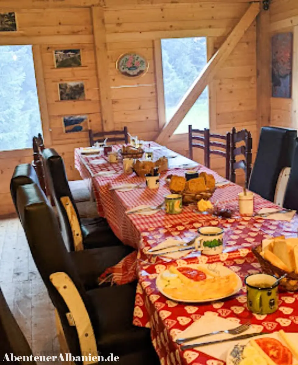 Rugova Canyon Wandeltocht Diner in het pension