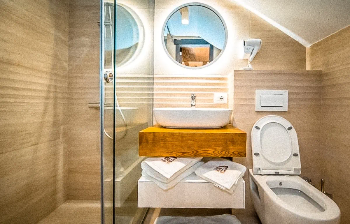 Rugova Canyon Wandeling Badkamer Peja