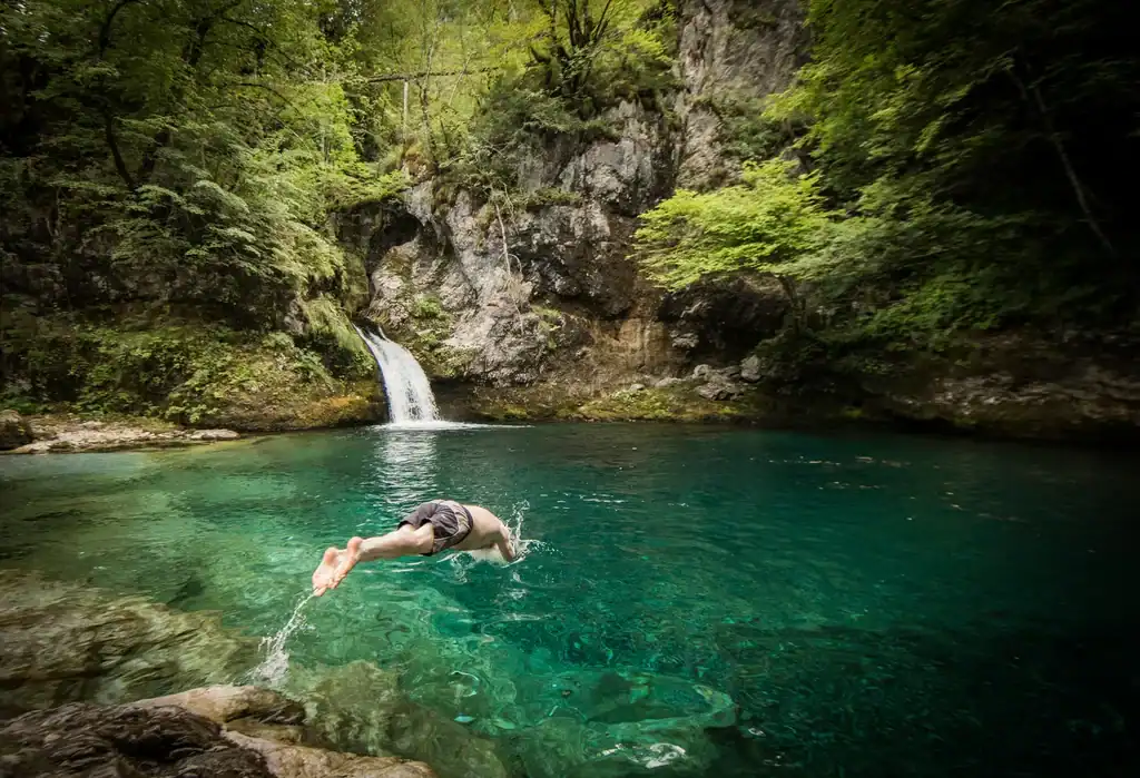 Blue Eye Theth Pool Albanien