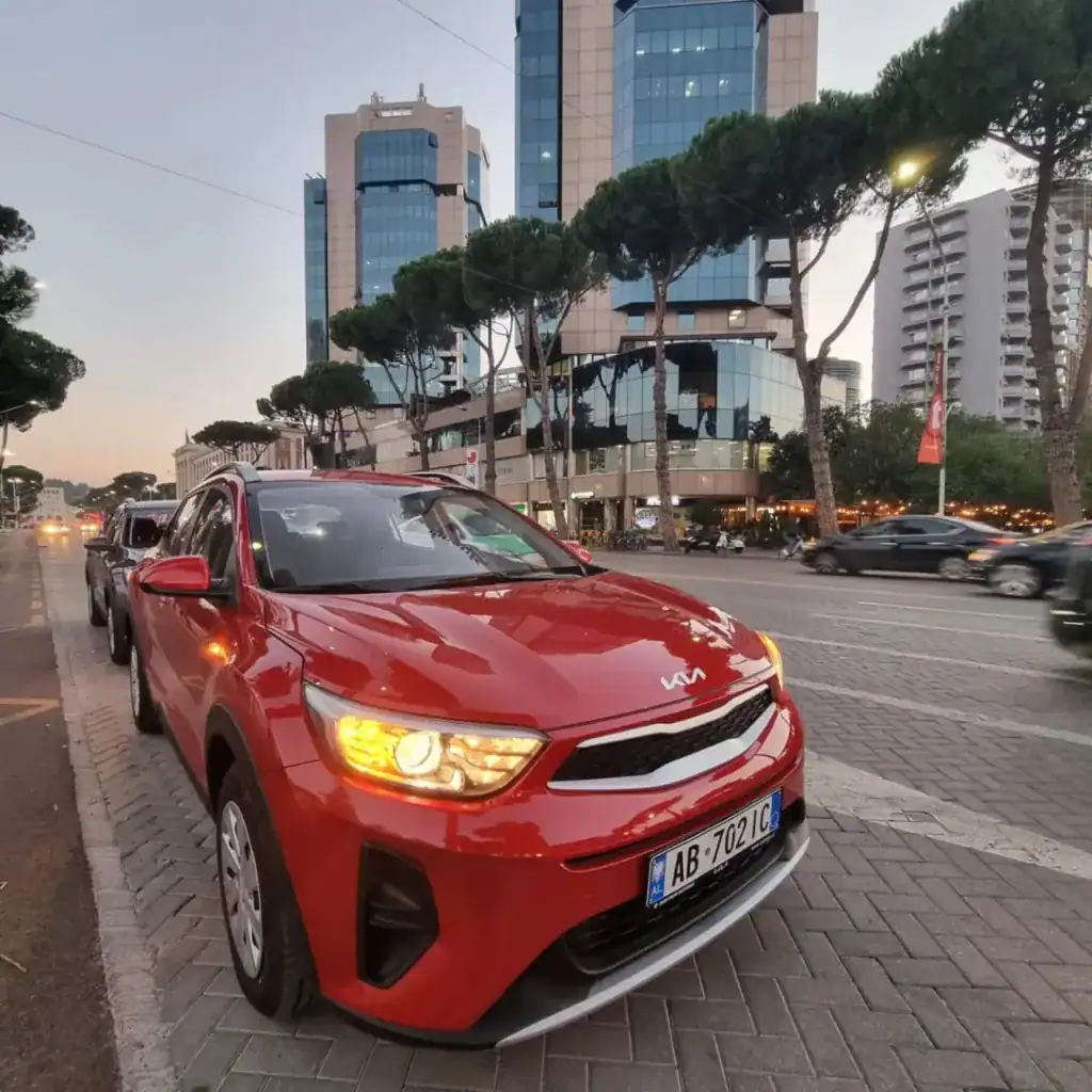 Mietwagen Rundreise Albanien roter SUV