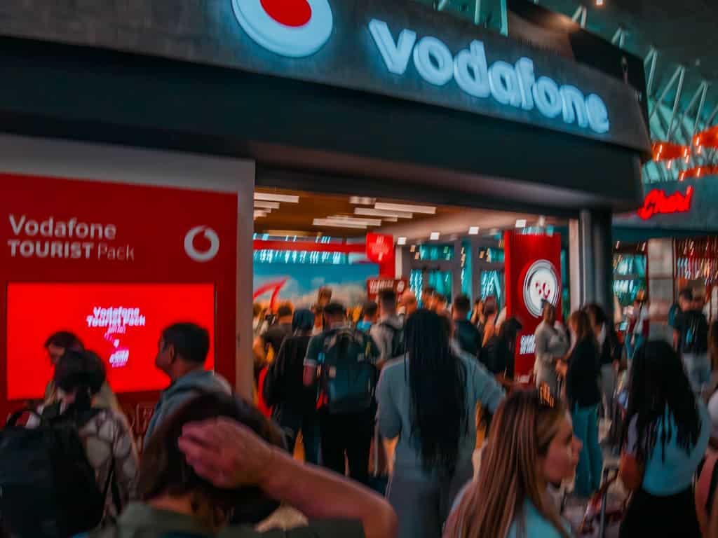 Tirana Flughafen SIM Karte Vodafone