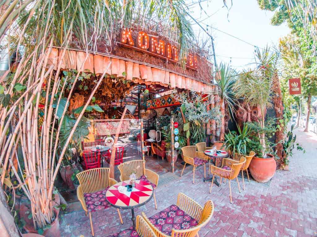 Tirana Komiteti Bar im Blloku Viertel