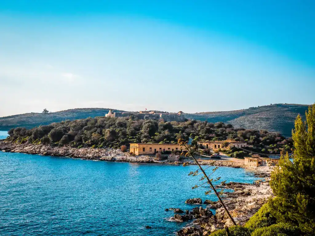Blick auf die Festung Porto Palermo Albanien