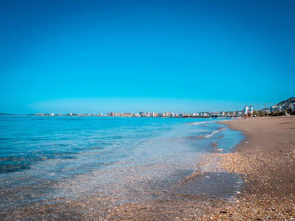 Plazhi i Ri Beach nahe Vlorë Albanien