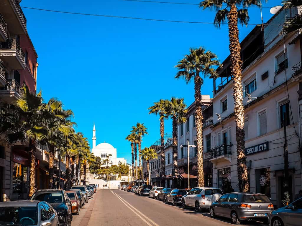 Albanien Rundreise Road trip mit dem Auto in Durres