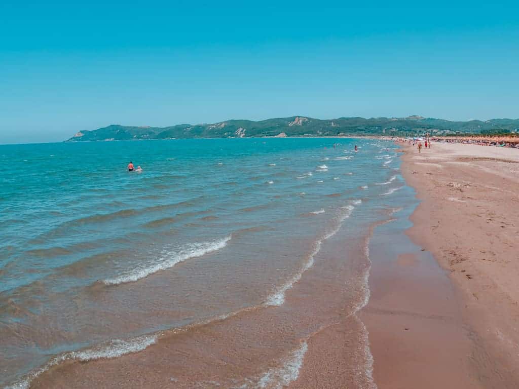 Durres in Albanien mit Strand und Adriatischem Meer