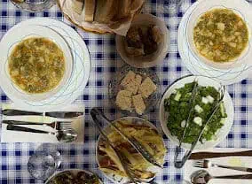 Tafel Albanees eten Verborgen Vallei Trek