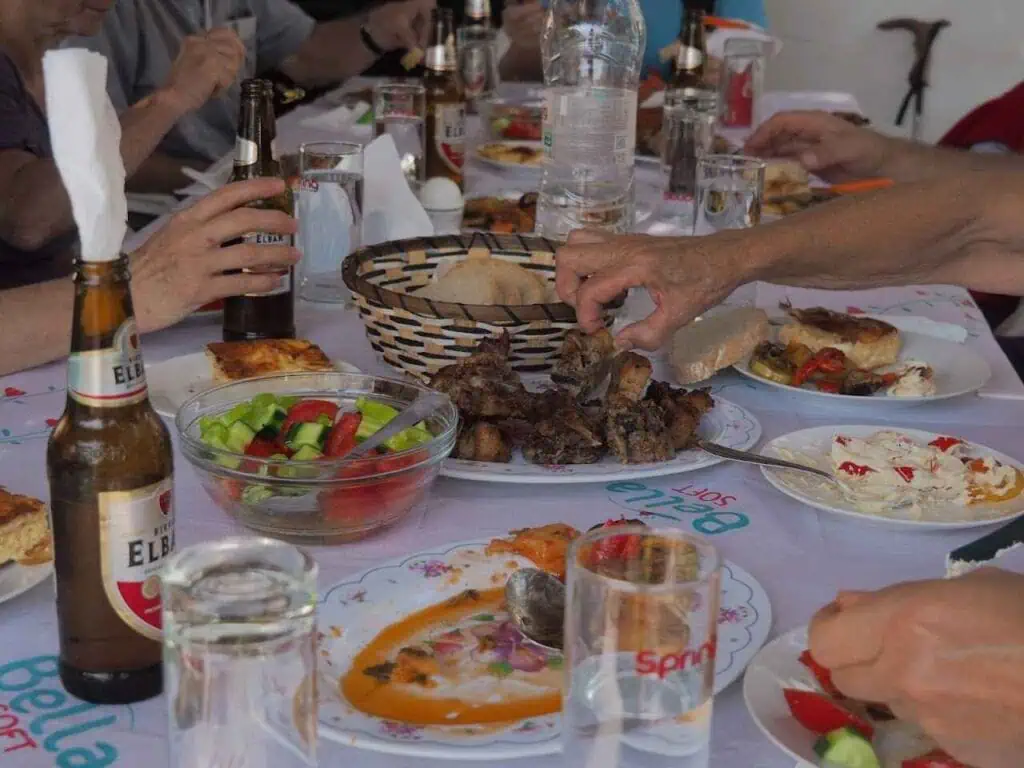 Albanisches Essen Wanderung im Süden