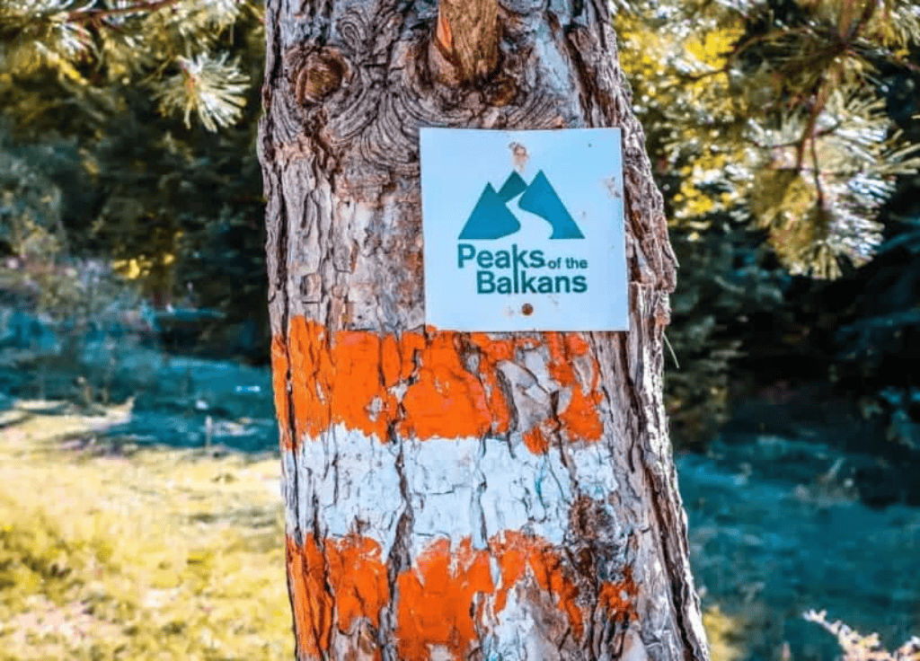 Peaks-of-the-Balkans Tour Wanderung Markierung
